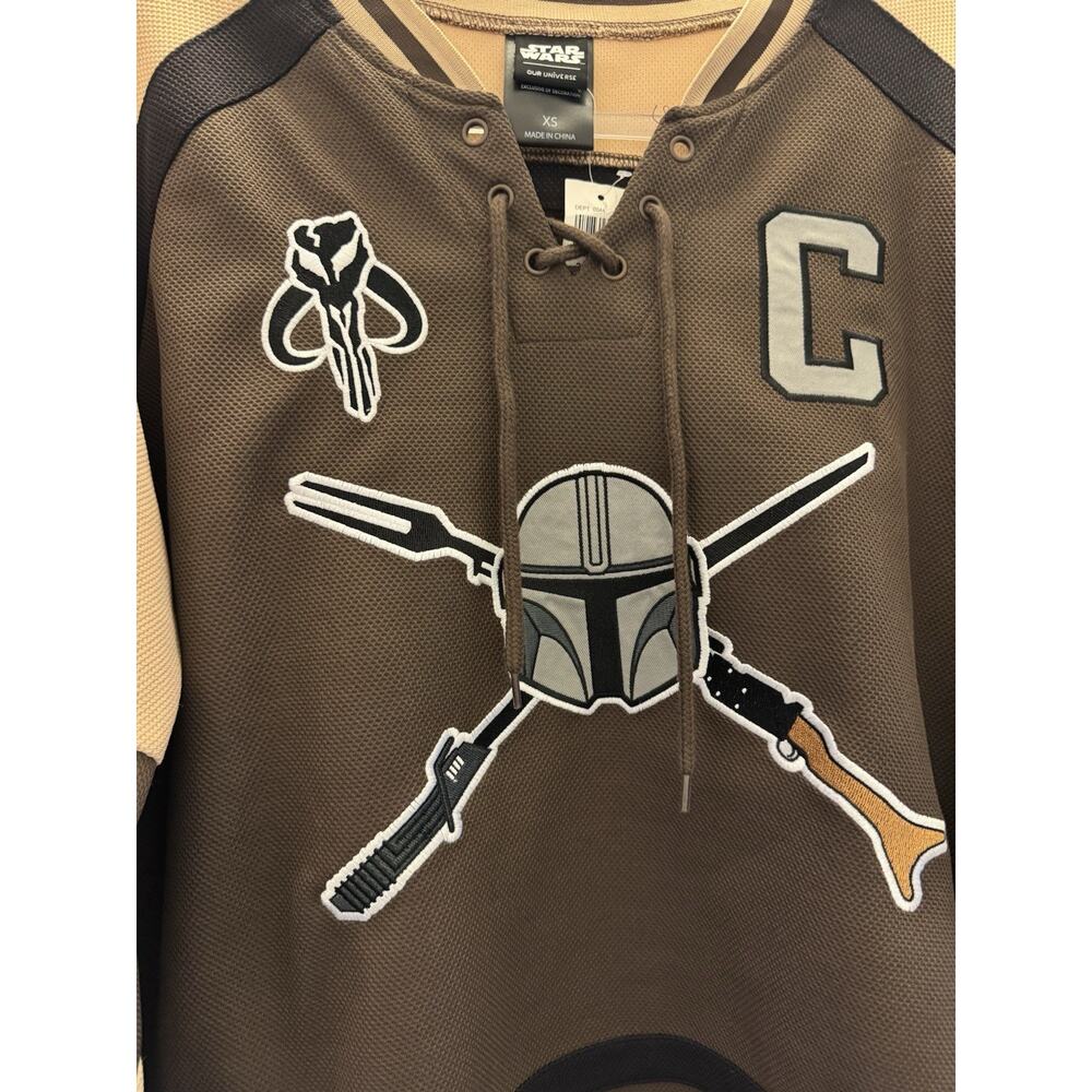 Disney The Mandolorian Din Djarin Hockey Jersey Brown Our Universe Size XS - Picture 2 of 3
